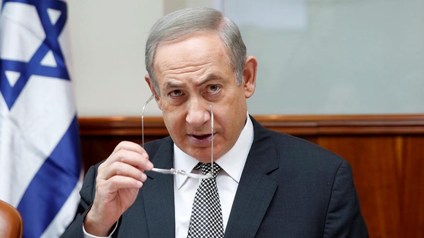 Israeli Prime Minister Benjamin Netanyahu attends the weekly cabinet meeting in Jerusalem January 15, 2017. REUTERS/Ronen Zvulun - RTSVKVW