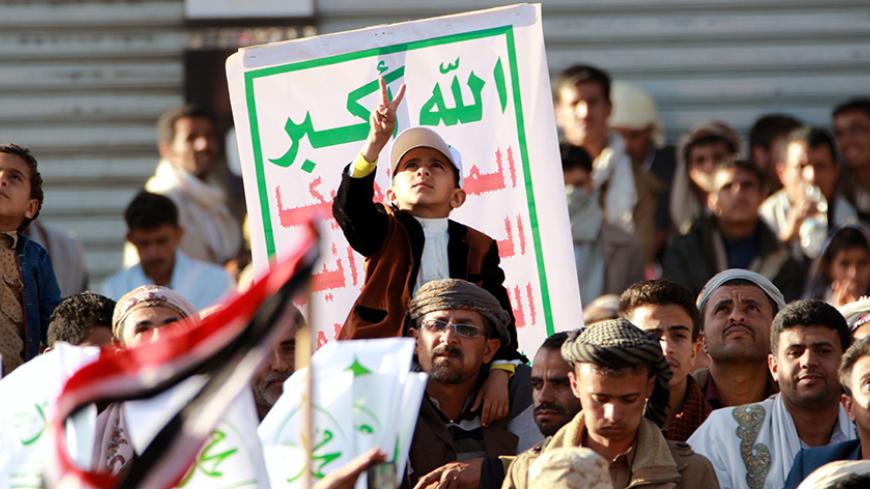 Yemeni supporters of Shiite Huthi rebels demonstrate to support the new government, that they formed, on December 6, 2016 in the capital Sanaa.
Yemen's rebels announced the line-up of a "national salvation" government on November 29, 2016 as the United Nations tried to revive peace efforts in the war-wracked Arabian Peninsula country. Announcement of the 42-member body headed by Abdel Aziz bin Habtoor, a former governor of Aden, is likely to provoke a strong response from the government of President Abedrab