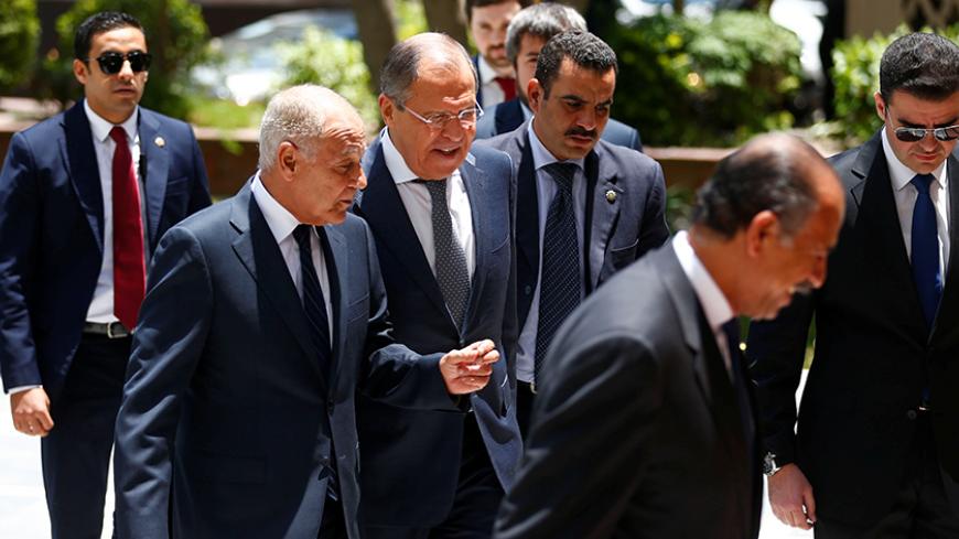 Russian Foreign Minister Sergei Lavrov (2nd L) is greeted by the Secretary-General of the Arab League Ahmed Aboul Gheit (L) before their meeting in Cairo, Egypt May 29, 2017. REUTERS/Amr Abdallah Dalsh - RTX382BY