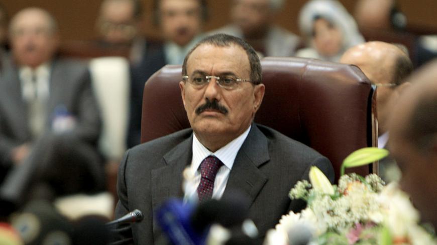 Yemen's President Ali Abdullah Saleh attends the opening of the Sixth Summit of Sanaa Forum for Co-operations in Sudan's capital Khartoum, December 30, 2008. REUTERS/Mohamed Nureldin Abdallah (SUDAN) - GM1E4CV01VA01