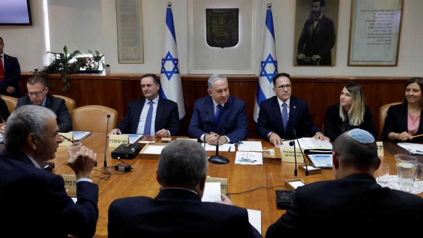Israel's Prime Minister Benjamin Netanyahu attends the weekly cabinet meeting in Jerusalem November 19, 2017. REUTERS/Ronen Zvulun - RC1C07ECA100
