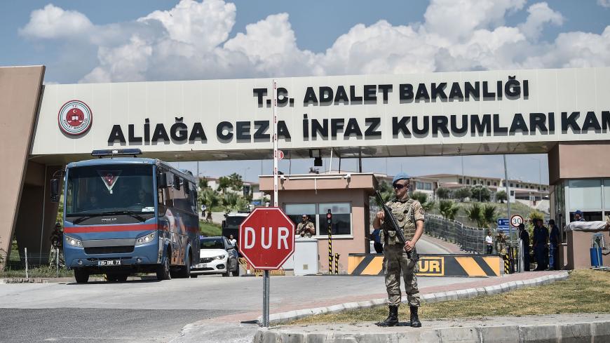 A prisoner transport vehicle leaves after the trial of US Pastor Andrew Brunson who is datainined in Turkey for over a year on Terror charges, in Aliaga, north of Izmir, on July 18, 2018. - Andrew Brunson, head of a small Protestant church in the western city of Izmir, has been in detention since October 2016. Turkish prosecutors accuse Brunson of links to a group led by US-based Muslim preacher Fethullah Gulen -- who Ankara says was behind a failed 2016 coup -- and the Kurdistan Workers' Party (PKK). (Phot