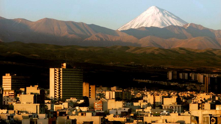 A general view of the Damavand summit northeast of Tehran, Iran, May 19, 2006. REUTERS/Morteza Nikoubazl/File Photo - S1BETELLNFAA