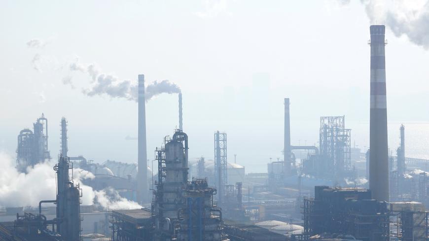 China National Petroleum Corporation (CNPC)'s Dalian Petrochemical Corp refinery is seen in Dalian, Liaoning province, China January 22, 2019. Picture taken January 22, 2019. REUTERS/Stringer ATTENTION EDITORS - THIS IMAGE WAS PROVIDED BY A THIRD PARTY. CHINA OUT. - RC1E5339B6F0