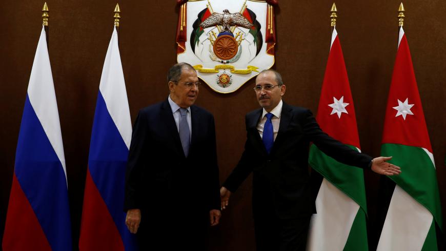 Jordanian Foreign Minister Ayman Safadi welcomes his Russian counterpart Sergei Lavrov before their meeting, in Amman, Jordan April 7, 2019. REUTERS/Muhammad Hamed - RC19E3A1E9F0