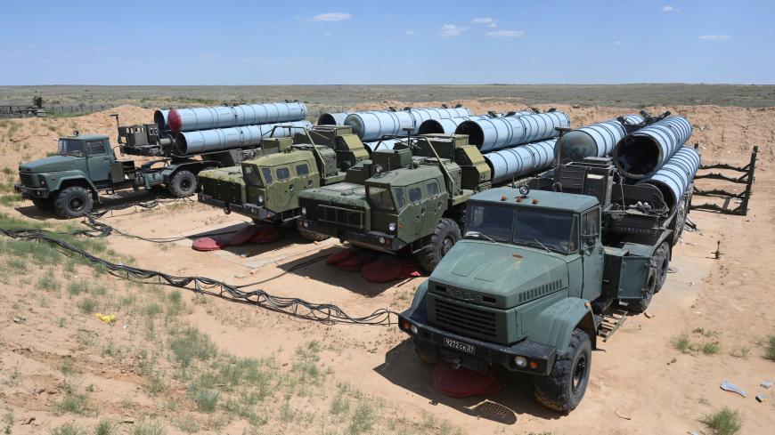 A view shows Russian S-300 missile systems during military exercises at the Ashuluk shooting range near Astrakhan, Russia June 19, 2019. REUTERS/Sergey Pivovarov - RC1E9B979F40