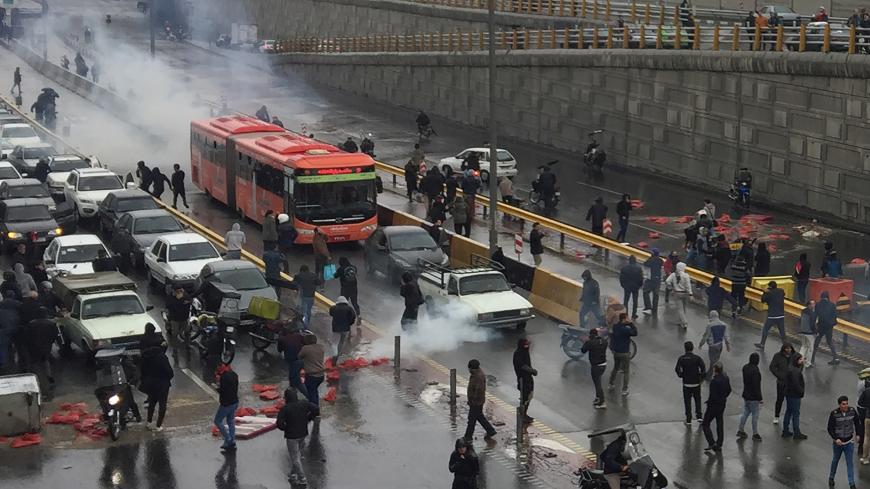People protest against increased gas price, on a highway in Tehran, Iran November 16, 2019. Nazanin Tabatabaee/WANA (West Asia News Agency) via REUTERS ATTENTION EDITORS - THIS IMAGE HAS BEEN SUPPLIED BY A THIRD PARTY - RC2CCD9U9AIN