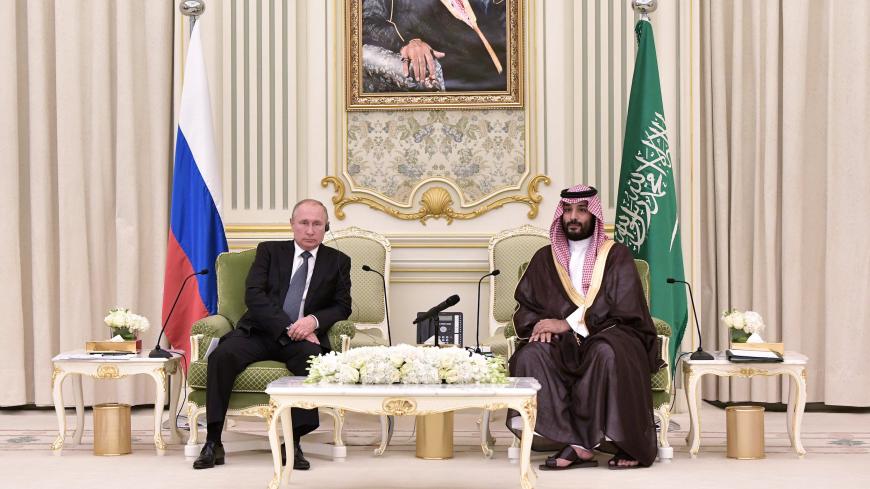 Russian President Vladimir Putin and Saudi Arabia's Crown Prince Mohammed bin Salman attend a meeting in Riyadh, Saudi Arabia, October 14, 2019.  Sputnik/Alexei Nikolsky/Kremlin via REUTERS ATTENTION EDITORS - THIS IMAGE WAS PROVIDED BY A THIRD PARTY. - RC16798088B0