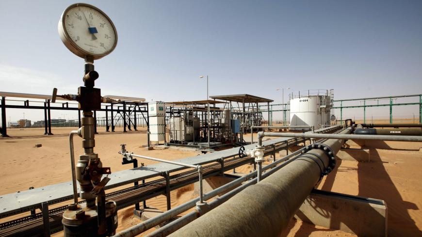A general view of the El Sharara oilfield, Libya December 3, 2014.  REUTERS/Ismail Zitouny/File Photo - GF10000383302