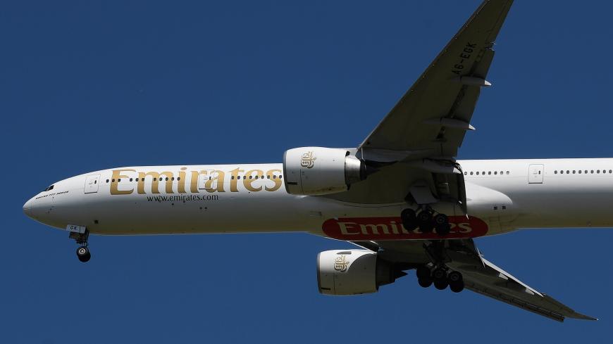 An Emirates passenger plane comes in to land at London Heathrow airport, following the outbreak of the coronavirus disease (COVID-19), London, Britain, May 21, 2020. REUTERS/Toby Melville - RC2ZSG9E0EA0
