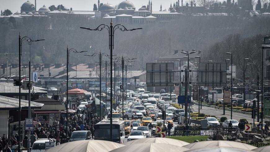 A picture taken on March 30, 2018 shows the traffic jam at the Eminonu district, in Istanbul. - Uber has enjoyed growing popularity in Istanbul, and this has stoked tensions with the official taxi drivers, who have brought legal cases against the firm in Istanbul in a bid to have the app blocked in Turkey, AFP reports. Tensions have also spilt over into violence, with Uber drivers complaining of being verbally harassed, beaten up or even shot at. (Photo by OZAN KOSE / AFP)        (Photo credit should read O