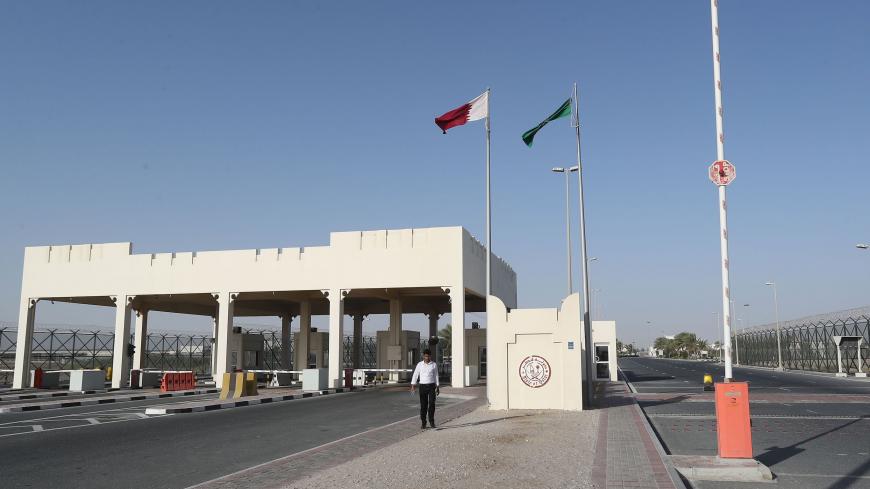 A general view of the Qatari side of the Abu Samrah border crossing with Saudi Arabia on June 23, 2017. 
On June 5, Saudi Arabia and its allies cut all diplomatic ties with Qatar, pulling their ambassadors from the gas-rich emirate and giving its citizens a two-week deadline to leave their territory. The measures also included closing Qatar's only land border, banning its planes from using their airspace and barring Qatari nationals from transiting through their airports. / AFP PHOTO / KARIM JAAFAR        (