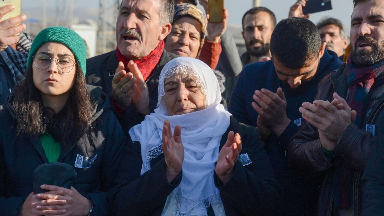 Police prevented dozens of mourners from accessing the funeral of singer and political refugee Mir Perwer