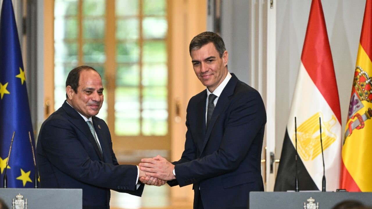Egyptian President Abdel Fattah al-Sisi (L) and Spanish Prime Minister Pedro Sanchez (R) signed a declaration upgrading their countries' relations to a 'strategic partnership'
