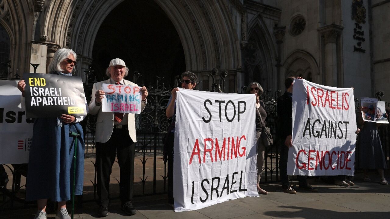 Rights groups accuse the UK government of breaching international law by supplying fighter jet parts to Israel