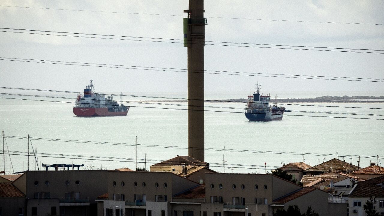 The dockers refused to load the ship at Fos-sur-Mer