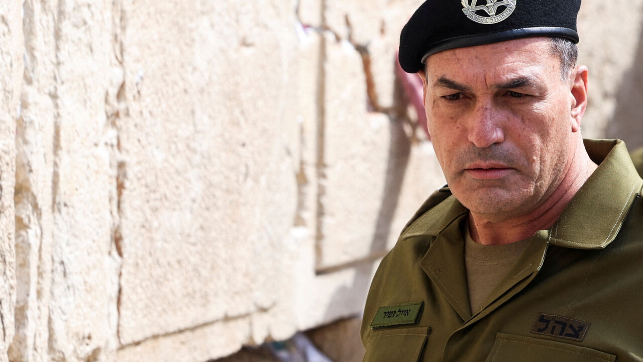The new Chief of the General Staff, Lieutenant General Eyal Zamir, visits the Western Wall, Judaism's holiest prayer site, in Jerusalem's Old City, March 5, 2025. REUTERS/Ronen Zvulun/File Photo