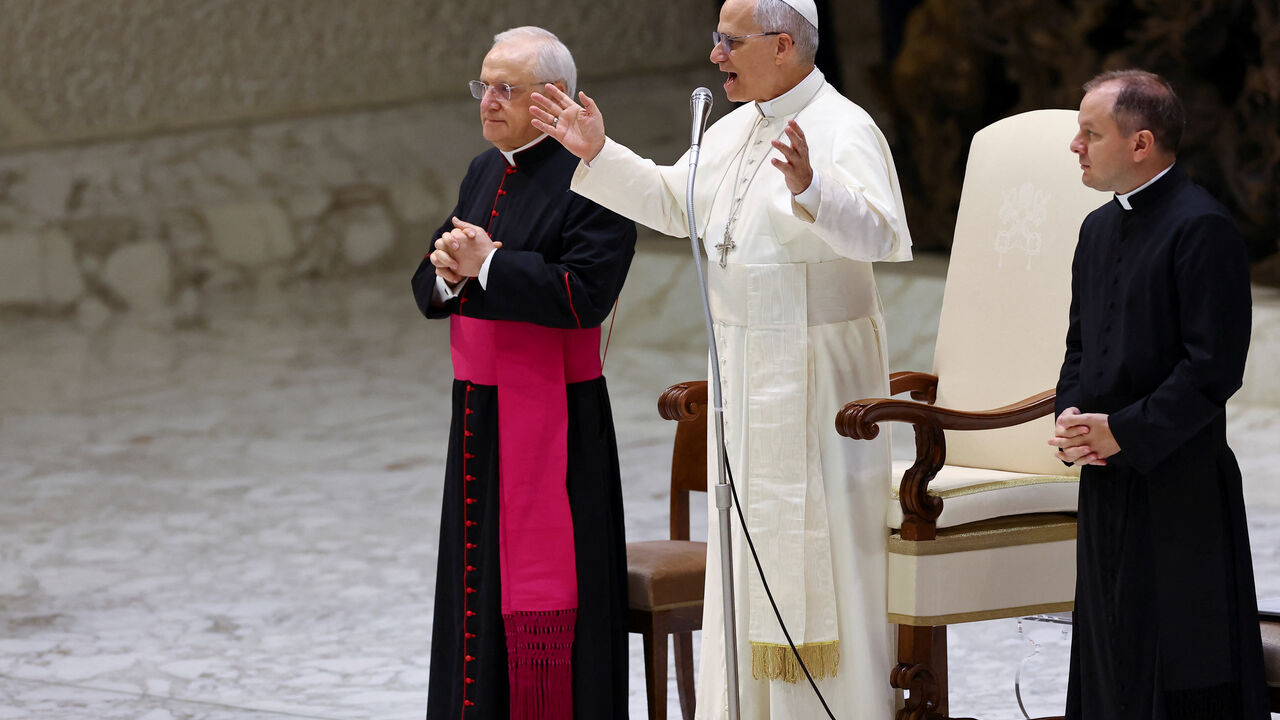 Pope Leo XIV holds general audience in the Paul VI hall at the Vatican, August 20, 2025. REUTERS/Ciro De Luca