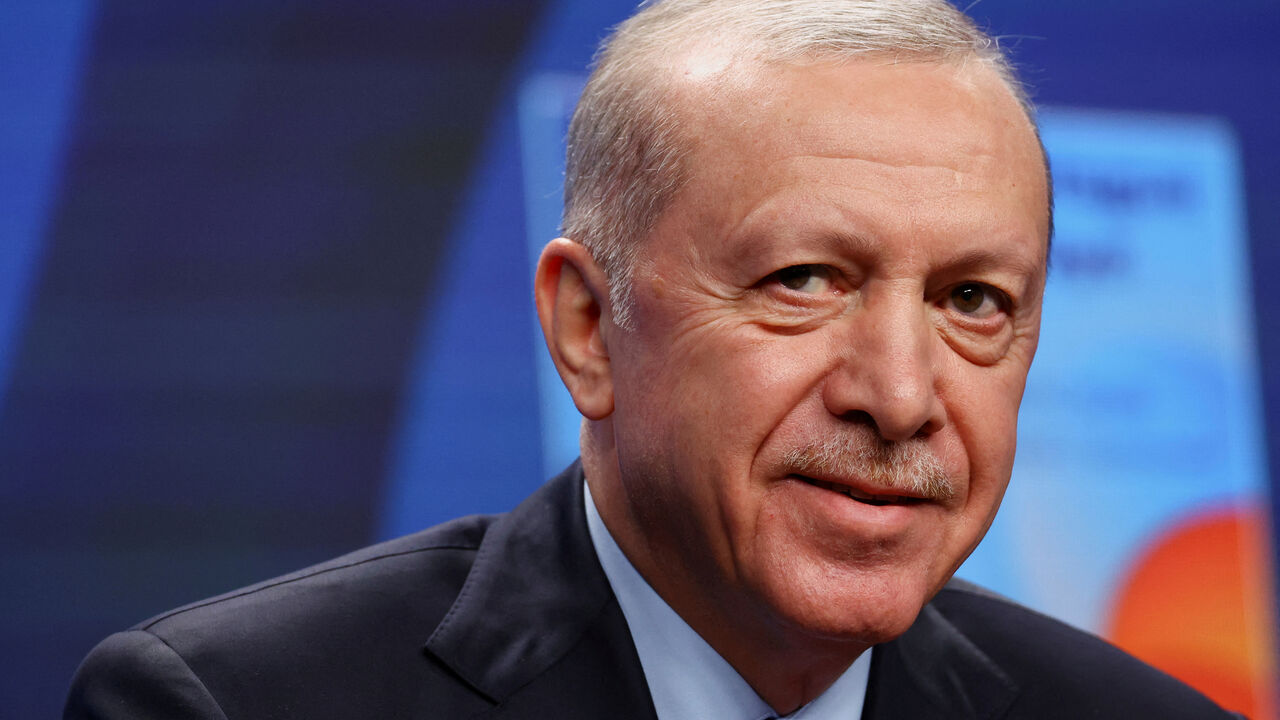 FILE PHOTO: Turkey's President Tayyip Erdogan reacts during a press conference at the NATO summit in The Hague, Netherlands June 25, 2025. REUTERS/Piroschka Van De Wouw/File Photo