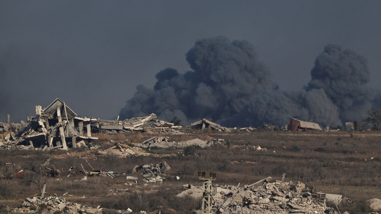 Smoke rises from Gaza after an explosion, as seen from the Israeli side of the border, August 31, 2025. REUTERS/Amir Cohen
