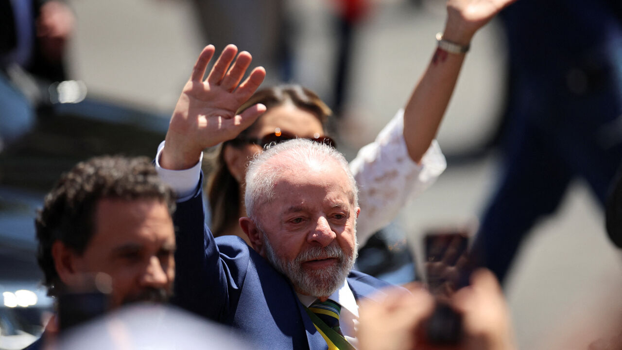 Brazil's President Luiz Inacio Lula da Silva waves as he attends the Independence Day parade in Brasilia, Brazil September 7, 2025. REUTERS/Adriano Machado