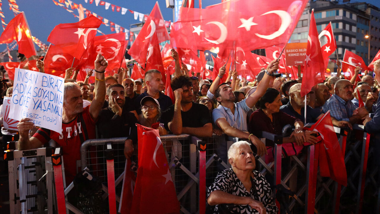 People attend a rally to protest against a recent court ruling that ousted the Istanbul provincial leadership of the main opposition Republican People's Party's (CHP), in Istanbul, Turkey, September 10, 2025. REUTERS/Efekan Akyuz