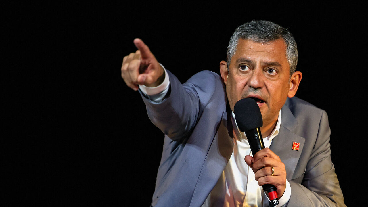 Ozgur Ozel, leader of the main opposition Republican People's Party (CHP), gestures as he speaks during a rally protesting a recent court ruling that removed Ozgur Celik from the CHP's Istanbul provincial leadership, in Istanbul, Turkey, September 10, 2025. REUTERS/Umit Bektas