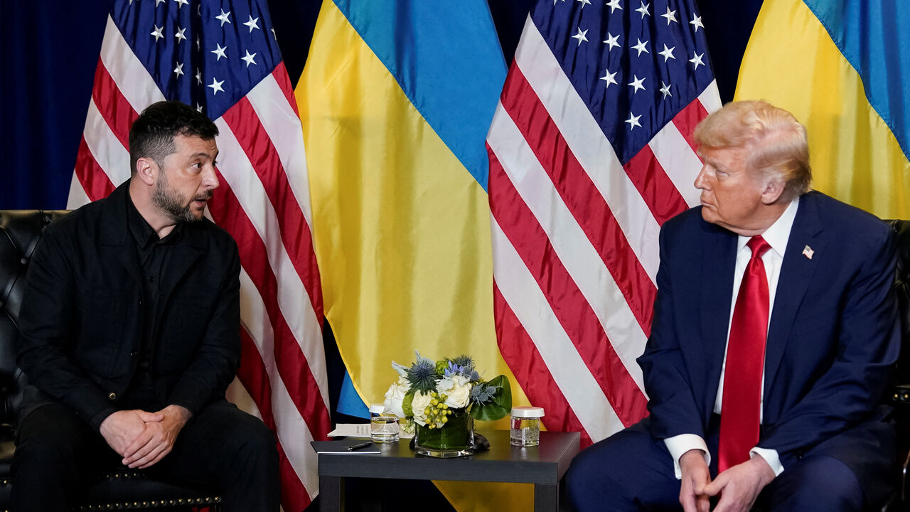 FILE PHOTO: U.S. President Donald Trump meets with Ukrainian President Volodymyr Zelenskiy during the 80th United Nations General Assembly, in New York City, New York, U.S., September 23, 2025. REUTERS/Al Drago/ File Photo