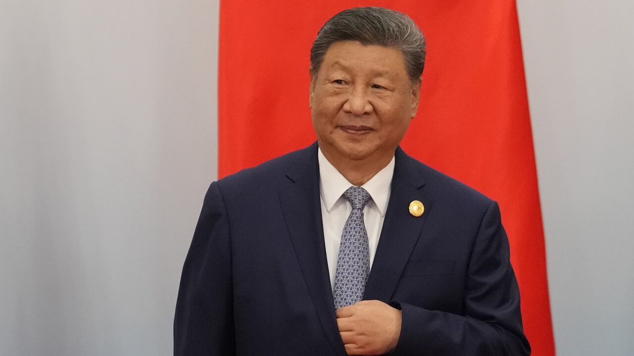 Chinese President Xi jinping attends a photo session for participants of the Shanghai Cooperation Organization summit 2025 on Sept. 1, 2025, in Tianjin, China. 