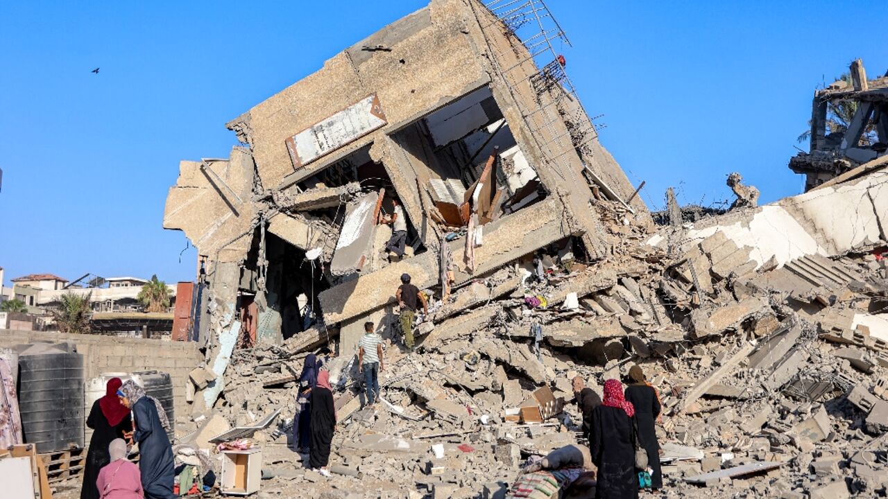 Israel has stepped up its bombardment of Gaza City as it gears up to conquer the urban centre