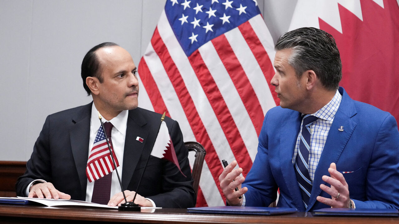 FILE PHOTO: U.S. Defense Secretary Pete Hegseth meets with Qatar's Deputy Prime Minister and Minister of Defense Sheikh Saoud bin Abdulrahman al-Thani at the Pentagon in Washington, D.C., U.S., October 10, 2025. REUTERS/Ken Cedeno/File Photo