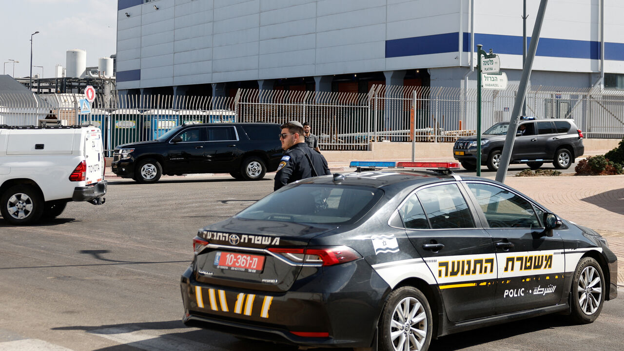 Vehicles that are part of U.S. Secretary of State Marco Rubio's motorcade leave the Civil-Military Coordination Center, in Kiryat Gat, southern Israel, October 24, 2025. REUTERS/Amir Cohen