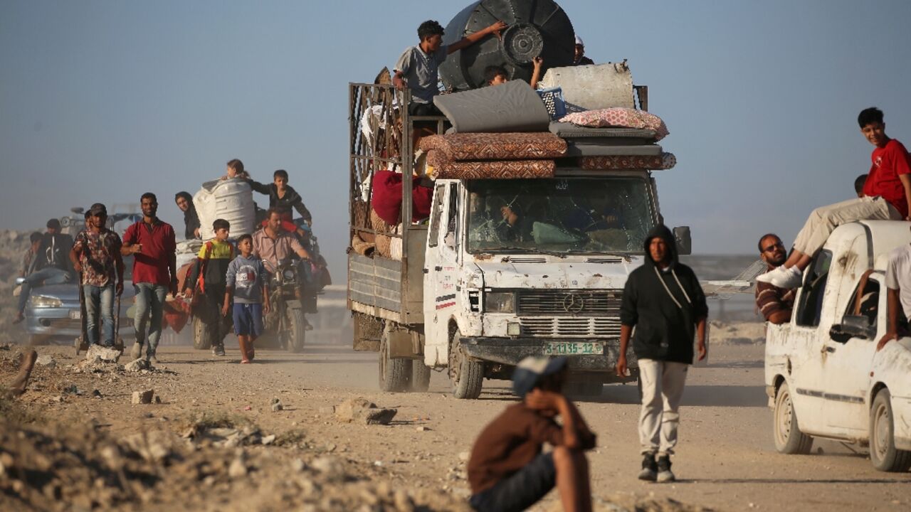 Hundreds of thousands of destitute Palestinians are moving north through the Gaza Strip to return to homes in Gaza City, only to find them in ruins after two years of war