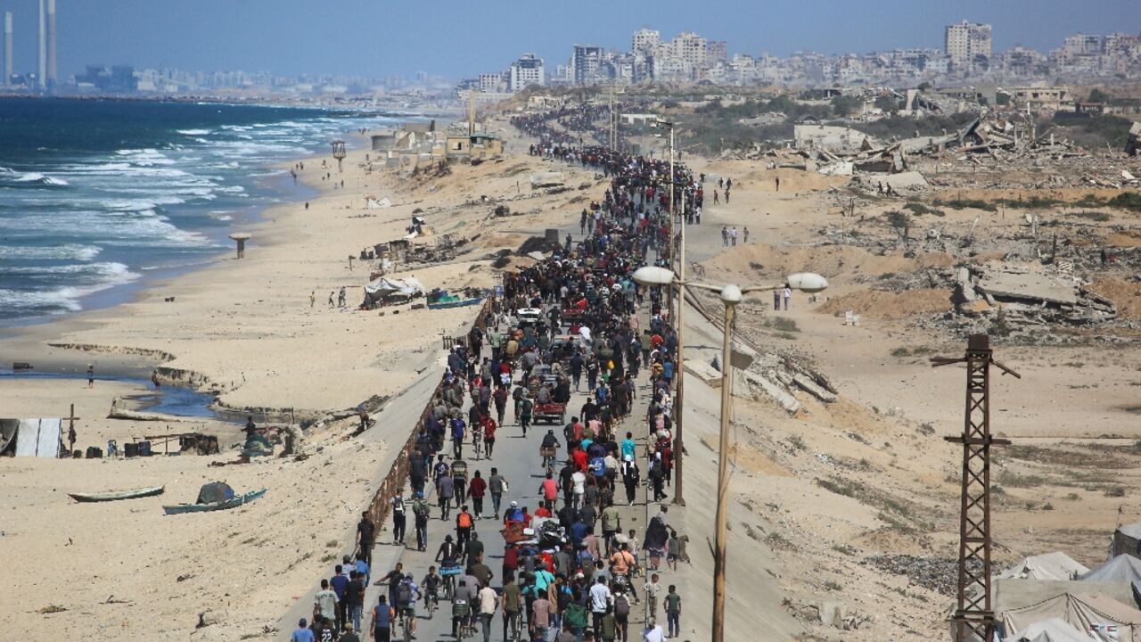 Thousands of displaced Palestinians are once again on the move after Israeli forces declared a ceasefire, giving many hope that they could return to their home districts