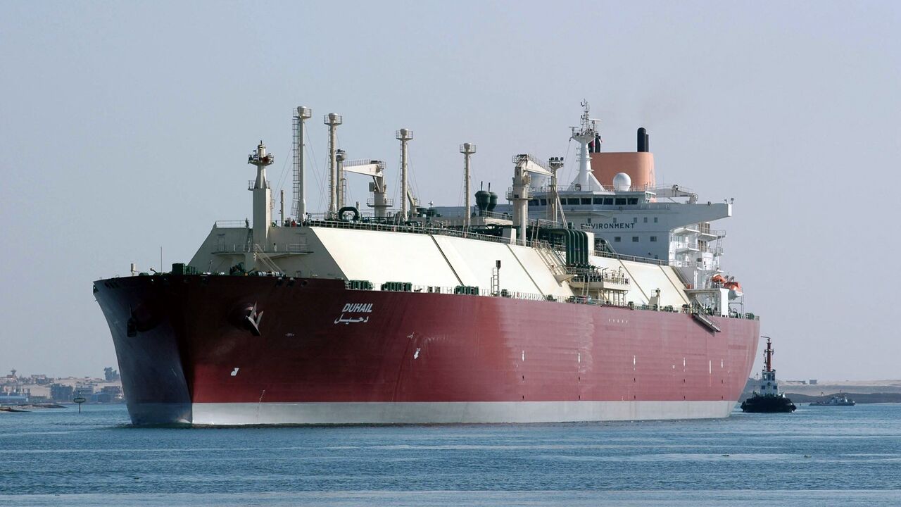 Qatari liquefied natural gas carrier "Duhail" passes through the Suez Canal near the Egyptian port city of Ismailia, on April 1, 2008. 