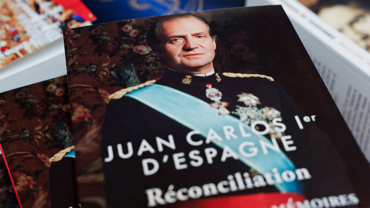 Copies of the book "Reconciliation" written by former King Juan Carlos I of Spain, inside the Galignani bookstore in Paris, France, November 5, 2025. REUTERS/Benoit Tessier