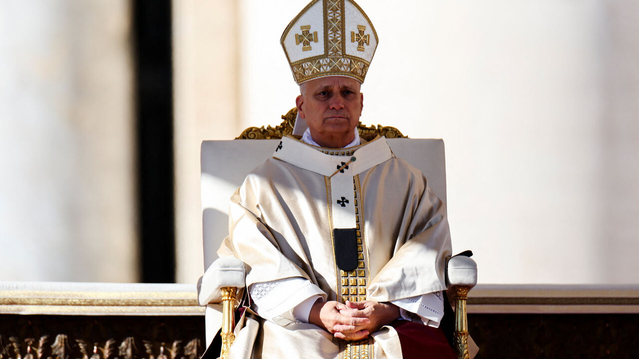 Pope Leo XIV celebrates a Mass for the Jubilee of Choirs, in Saint Peter's Square, at the Vatican, November 23, 2025. REUTERS/Vincenzo Livieri