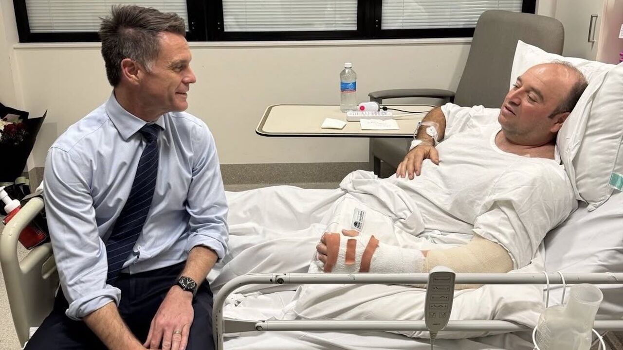 New South Wales Premier Chris Minns meets with Ahmed al-Ahmed in the hospital on Dec. 15, 2025.