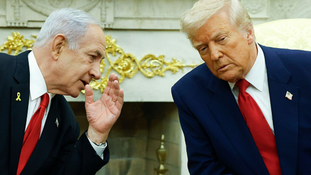 WASHINGTON, DC - APRIL 07: Israeli Prime Minister Benjamin (L) talks to U.S. President Donald Trump during a meeting in the Oval Office of the White House on April 7, 2025 in Washington, DC. President Trump is meeting with Netanyahu to discuss ongoing efforts to release Israeli hostages from Gaza and newly imposed U.S. tariffs. (Photo by Kevin Dietsch/Getty Images)