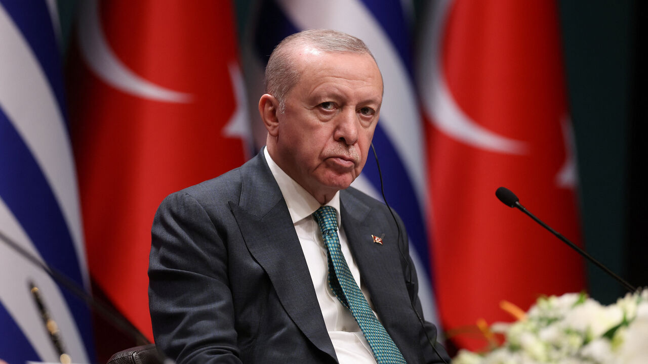 Turkish President Tayyip Erdogan attends a joint press conference with Greek Prime Minister Kyriakos Mitsotakis at the Presidential Palace in Ankara, Turkey, February 11, 2026. REUTERS/Umit Bektas/File Photo