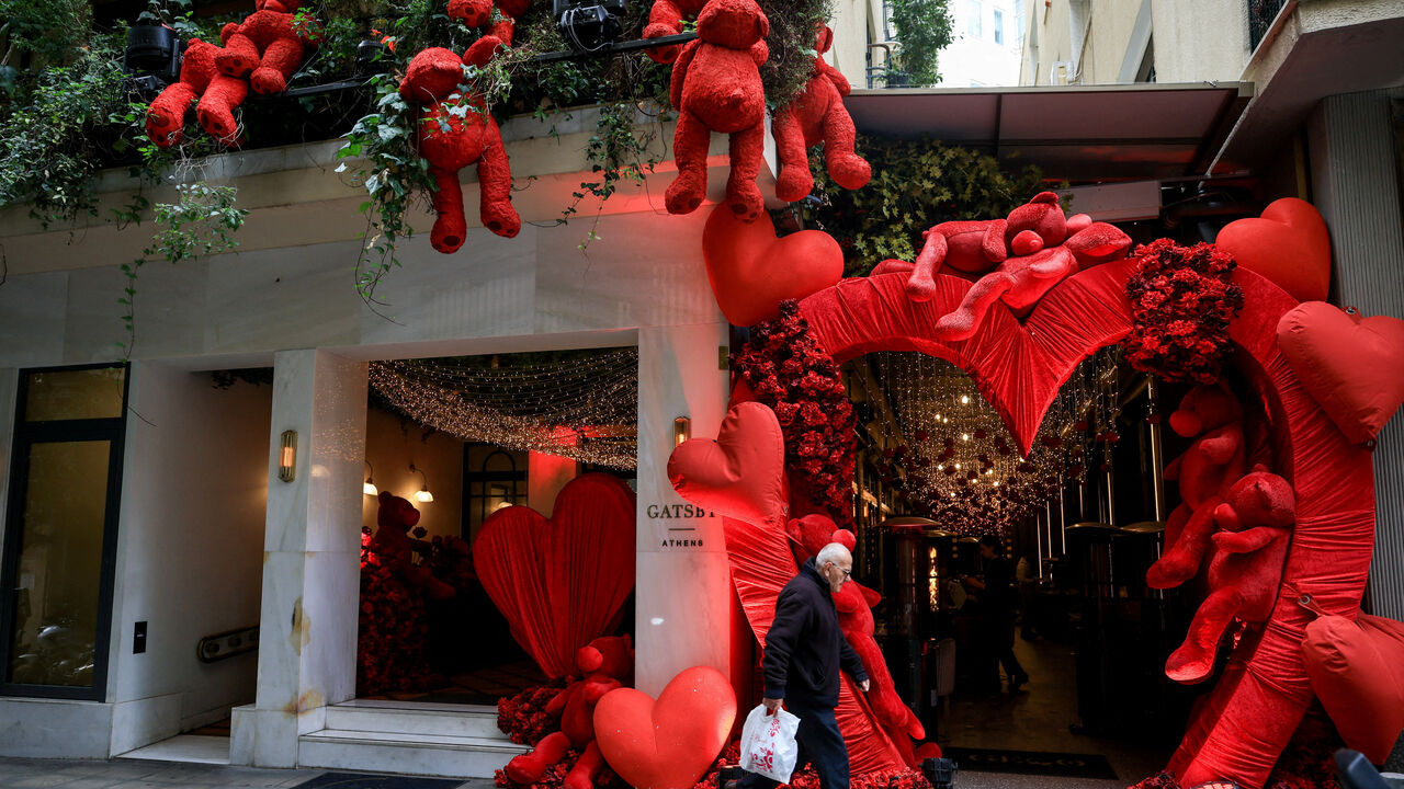 A man walks past a hotel where Israeli producer and creator of TV show "Tehran" Dana Eden was found dead, in Athens, Greece, February 16, 2026. REUTERS/Louisa Gouliamaki     TPX IMAGES OF THE DAY