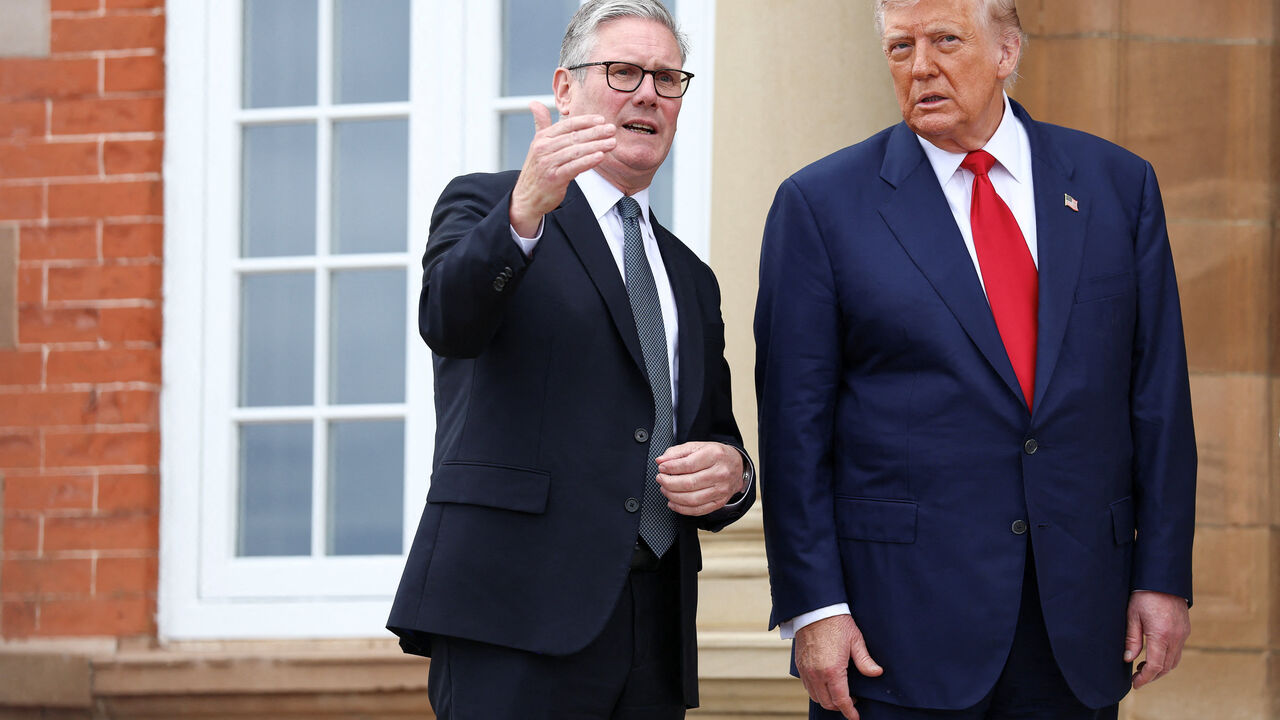 U.S. President Donald Trump meets with British Prime Minister Keir Starmer at Trump Turnberry golf course in Turnberry, Scotland, Britain, July 28, 2025. REUTERS/Evelyn Hockstein/File Photo