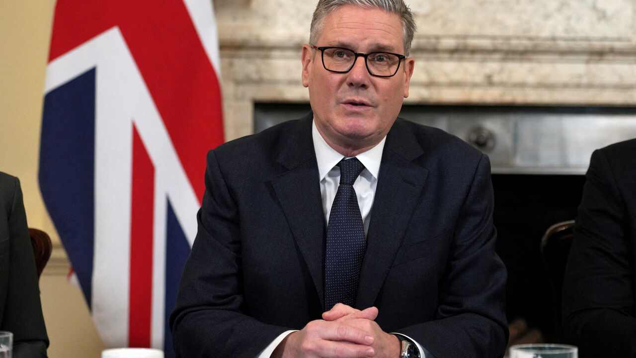 Britain's Prime Minister Keir Starmer delivers remarks at the top of the Cabinet meeting at Downing Street in London, Britain, February 24, 2026.   Kin Cheung/Pool via REUTERS/File Photo