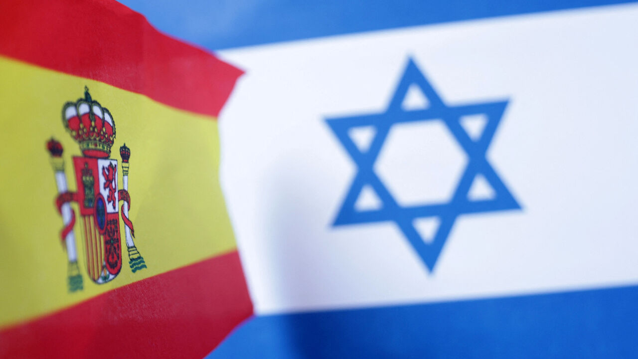 Spanish and Israeli flags are seen in this illustration taken June 23, 2025. REUTERS/Dado Ruvic/Illustration