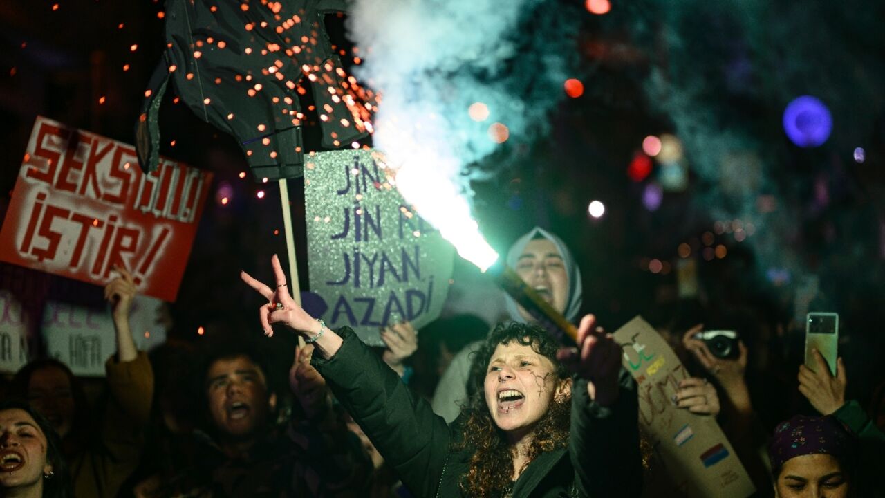 'Women, Life, Freedom': woman also marched in Istanbul and other Turkish cities