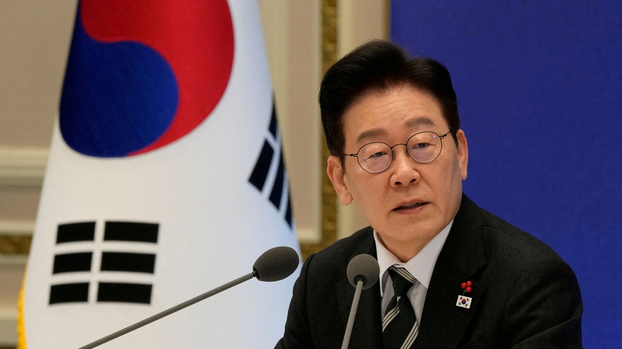 FILE PHOTO: South Korean President Lee Jae Myung speaks during his new year press conference at the presidential Blue House in Seoul, South Korea, Wednesday, Jan. 21, 2026. Ahn Young-joon/Pool via REUTERS/File Photo