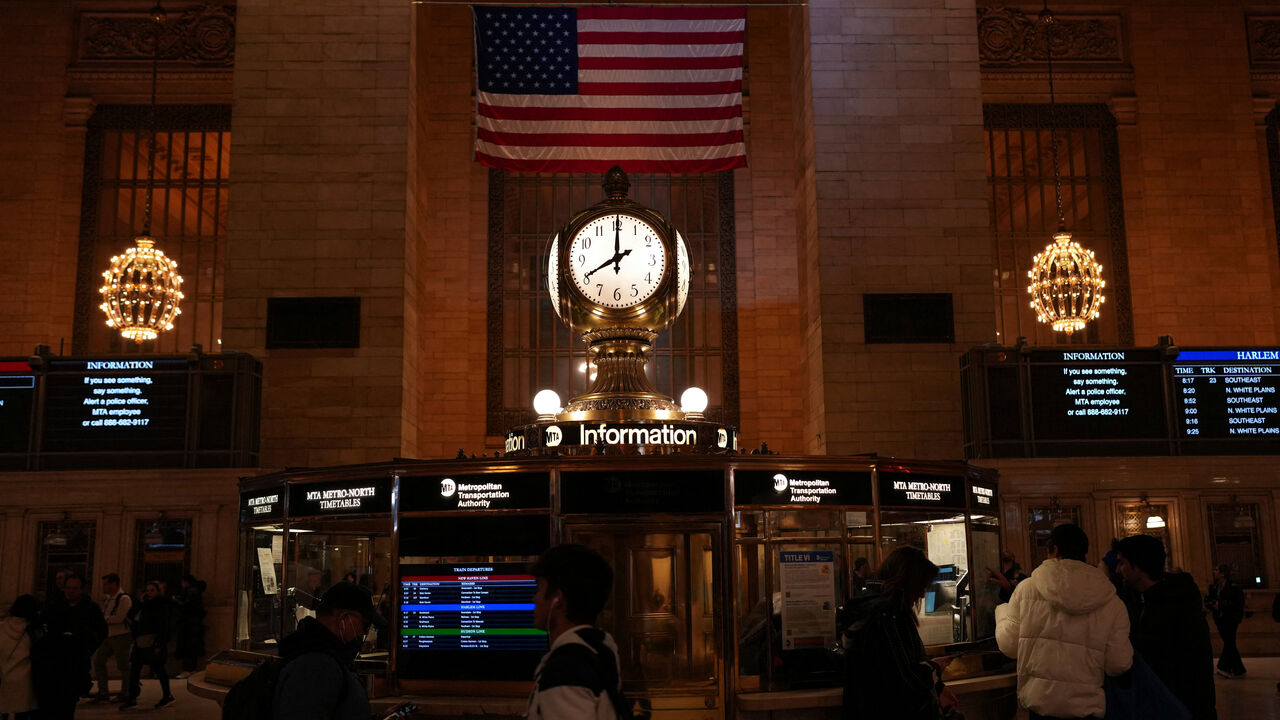 The clock inside the Grand Central Terminal shows 8 PM (ET), the postponed deadline set by U.S. President Donald Trump for Iran to reopen the Strait of Hormuz or face widespread attacks on its civilian infrastructure, in New York City, U.S., April 7, 2026. REUTERS/Adam Gray