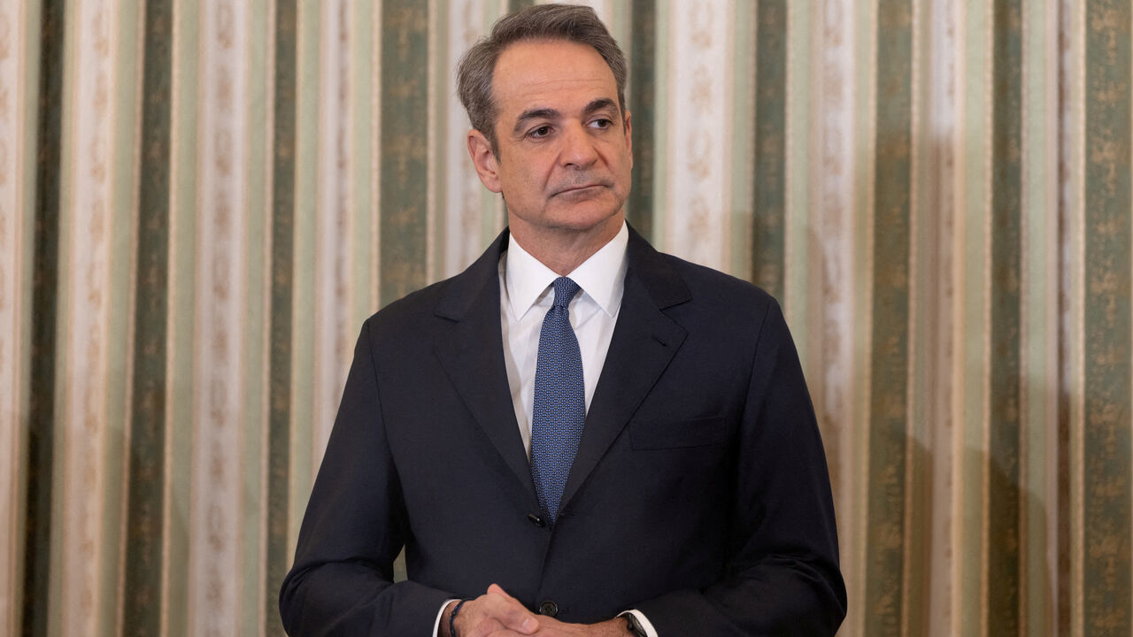 FILE PHOTO: Greek Prime Minister Kyriakos Mitsotakis attends the swearing-in ceremony of newly appointed government members following a reshuffle over alleged fraud related to European Union (EU) farm funds, at the Presidential Palace in Athens, Greece, April 4, 2026. REUTERS/Stelios Misinas/File Photo