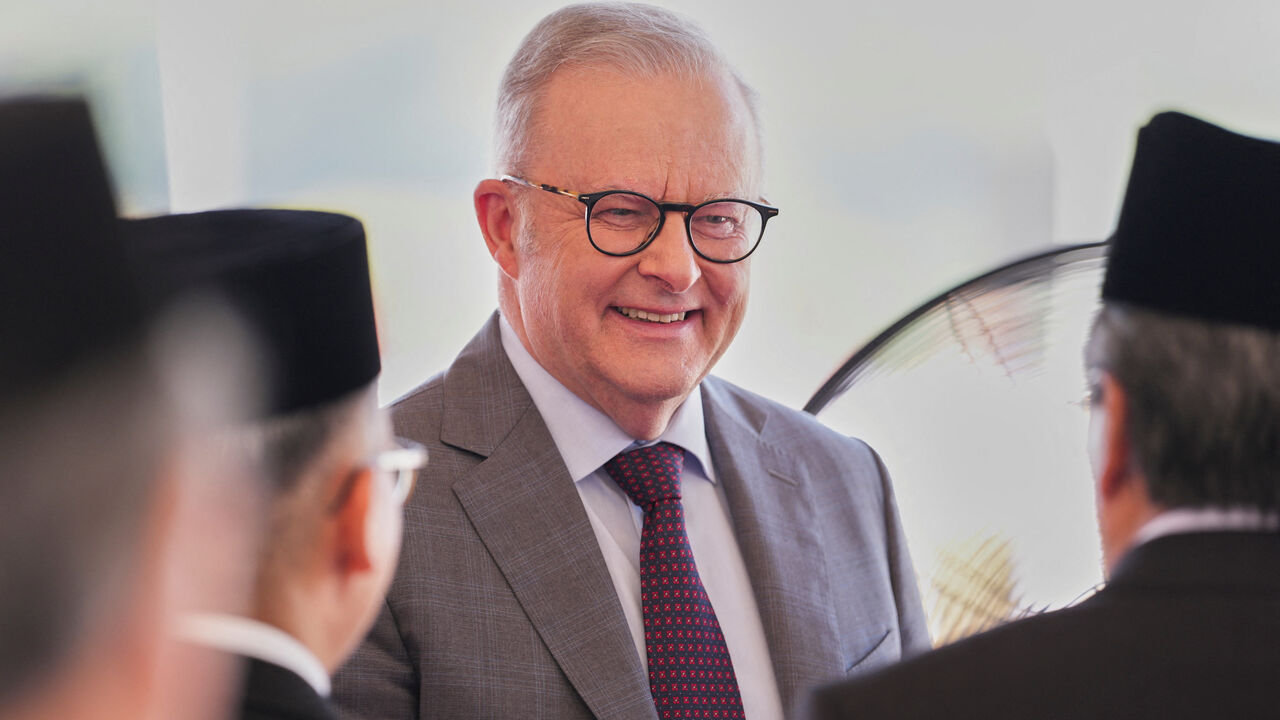 Australian Prime Minister Anthony Albanese meets with Malaysian cabinet members following an official guard of honor inspection at the Perdana Putra Complex in Putrajaya, Malaysia, Thursday, April 16, 2026.     Vincent Thian/Pool via REUTERS