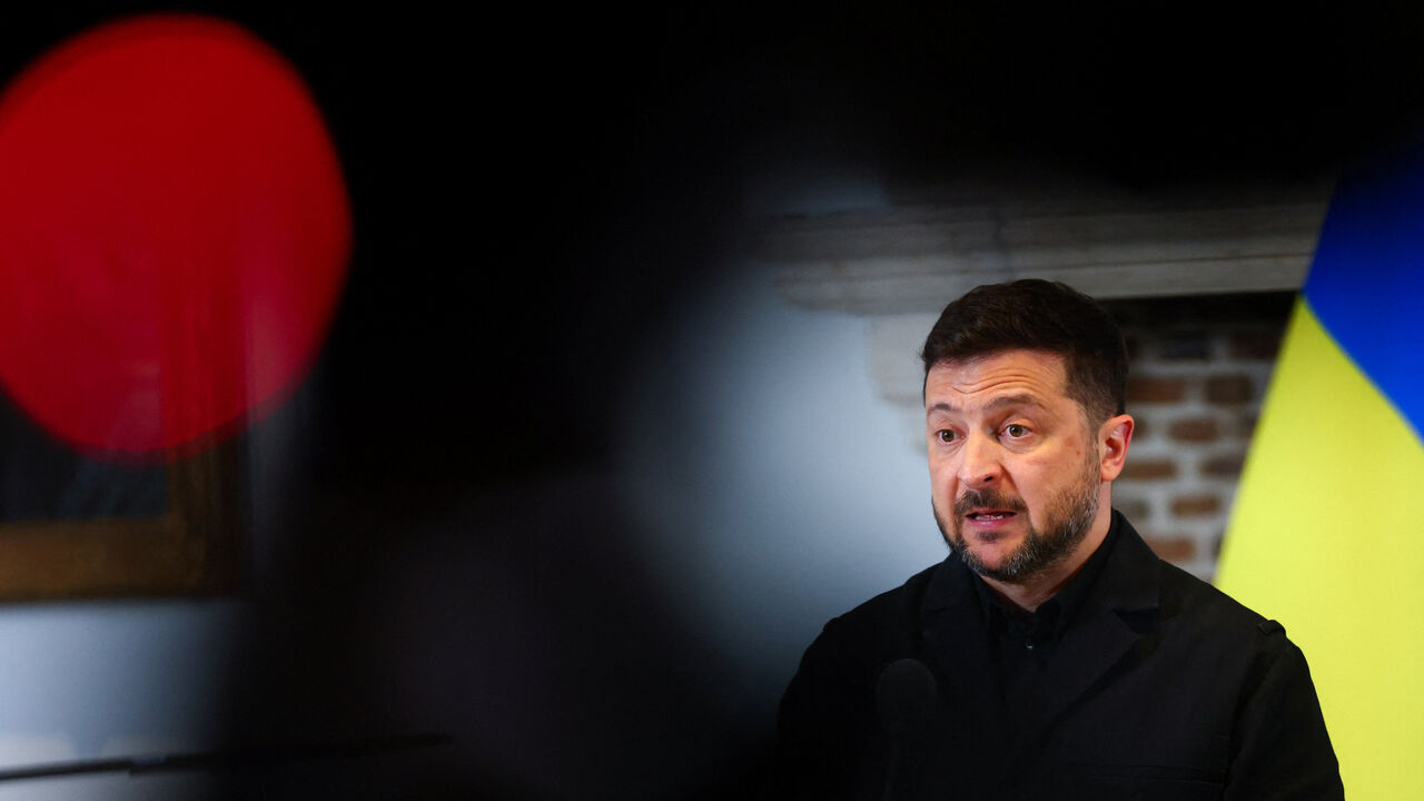 Ukraine's President Volodymyr Zelenskiy attends a press conference with Dutch Prime Minister Rob Jetten (not pictured), after the Four Freedoms Awards ceremony, in Middelburg, Netherlands, April 16, 2026. REUTERS/Piroschka van de Wouw